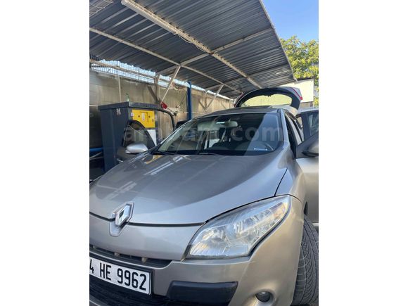 Sahibinden Renault Megane 1.5 dCi Dynamique 2011 Model 