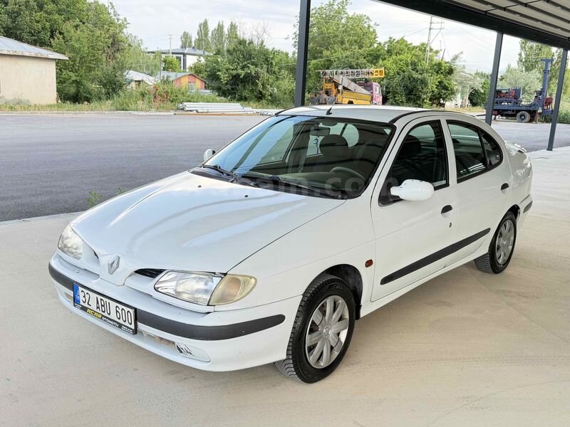 Galeriden Renault Megane 1.6 RTE 1998 Model Konya 265.000 km Beyaz