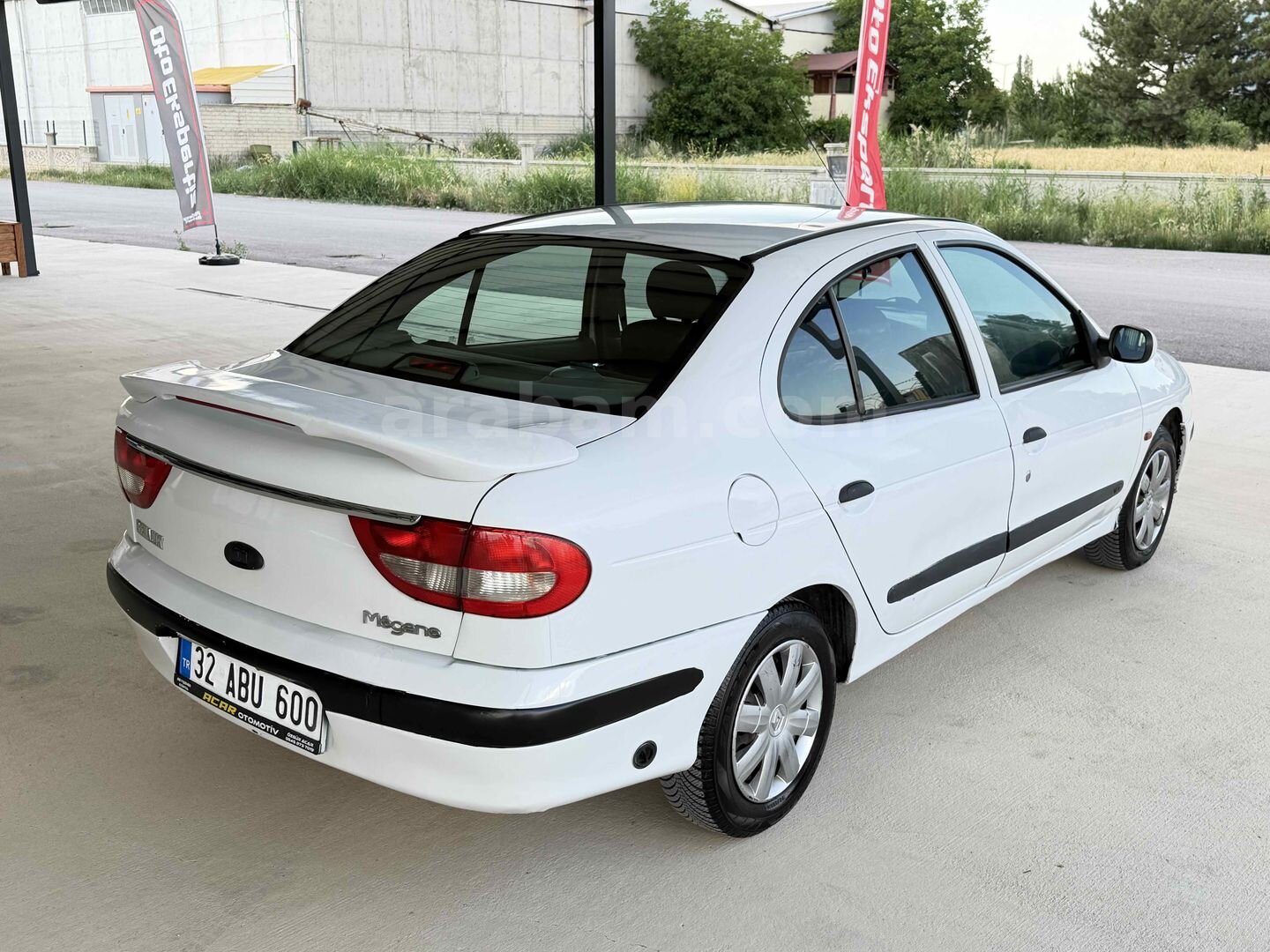 Galeriden Renault Megane 1.6 RTE 1998 Model Konya 265.000 km Beyaz 4