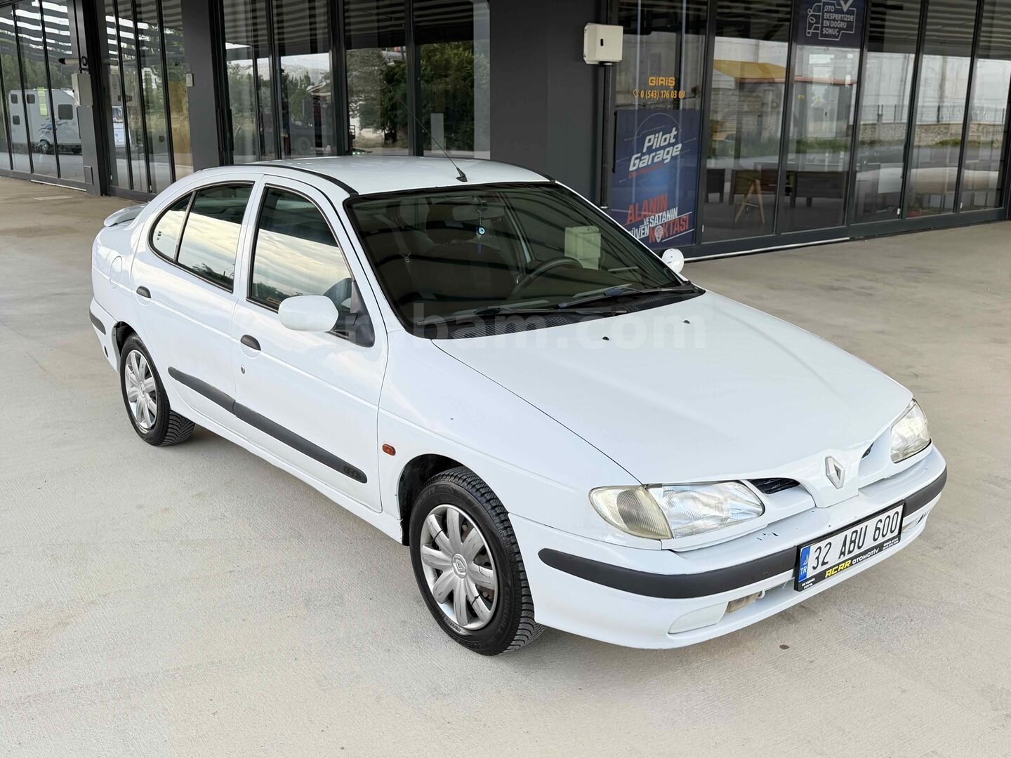 Galeriden Renault Megane 1.6 RTE 1998 Model Konya 265.000 km Beyaz 3
