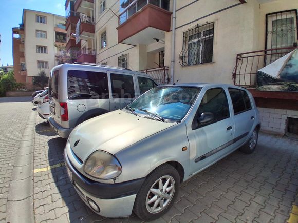 2001 CLİO 1.6 RXT YÜRÜYENİ SORUNSUZ.