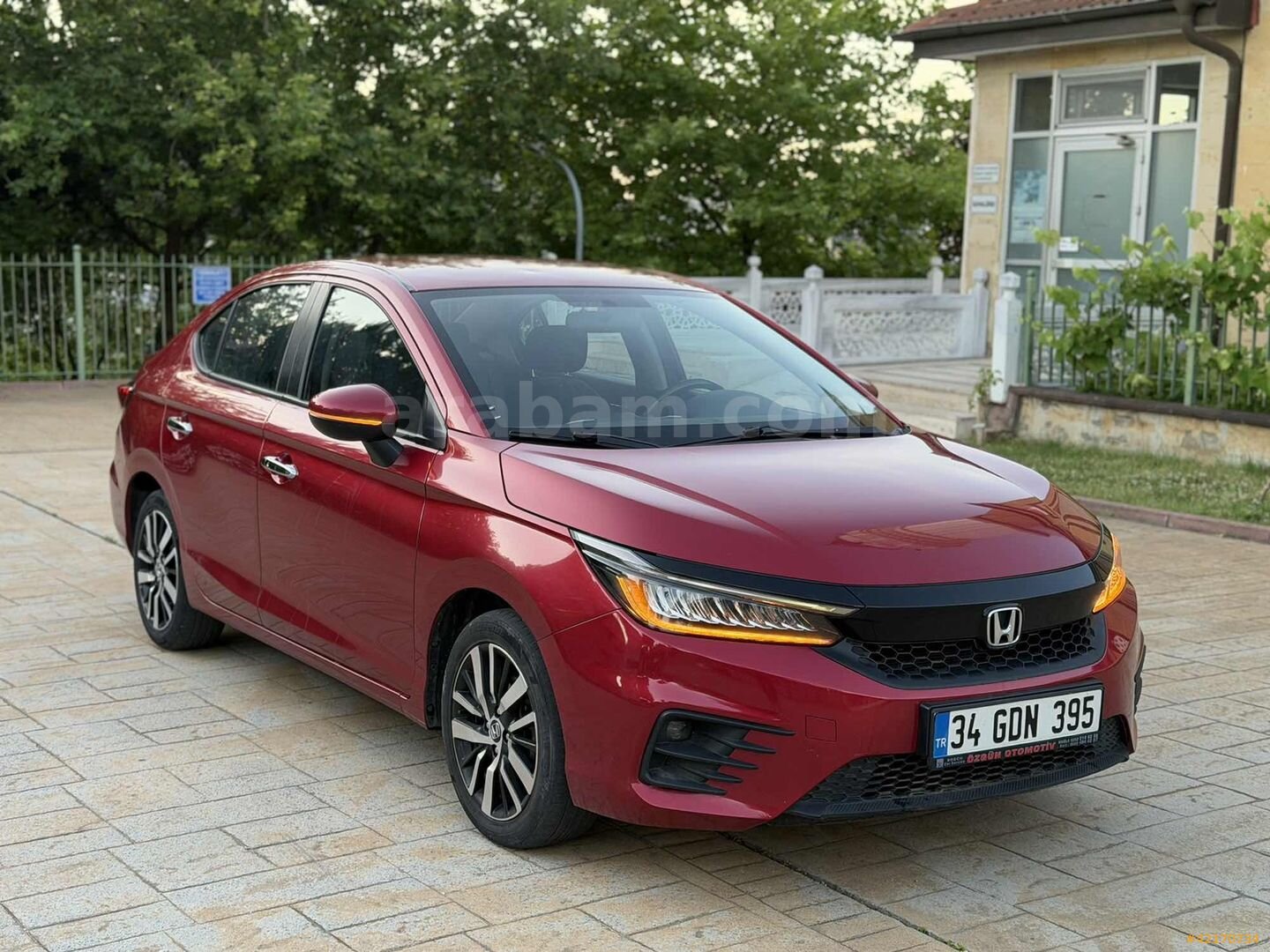 Galeriden Honda City 1.5 i-VTEC Executive 2022 Model İstanbul 134.650 km Bordo 2