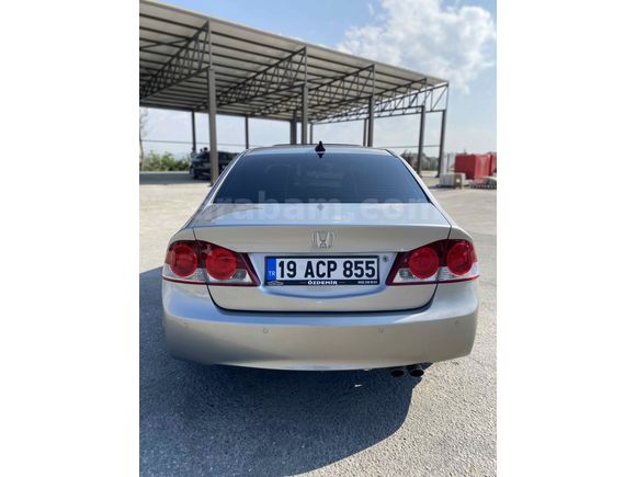 Değişensiz  Honda Civic 1.6 İVTEC Elegance   
