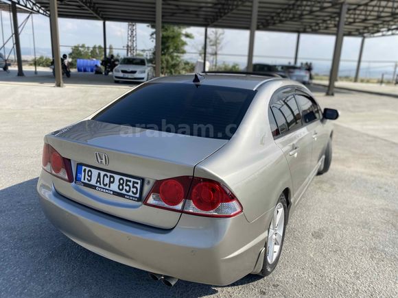 Değişensiz  Honda Civic 1.6 İVTEC Elegance   
