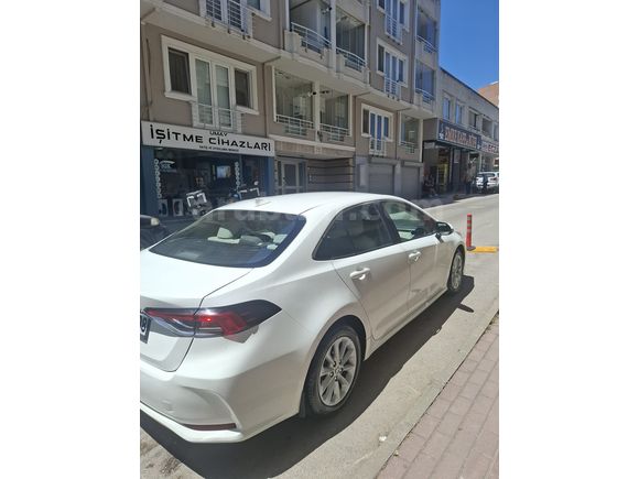 Sahibinden orjinal Toyota Corolla 1.5 Dream 2021 Model 