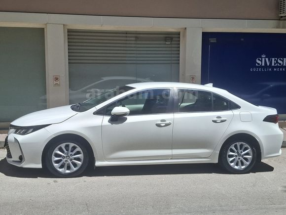 Sahibinden orjinal Toyota Corolla 1.5 Dream 2021 Model 
