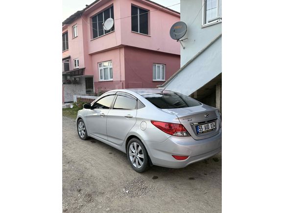 Sahibinden Hyundai Accent Blue 1.6 CRDI Prime 2013 Model 