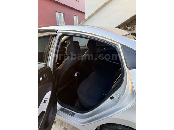 Sahibinden Hyundai Accent Blue 1.6 CRDI Prime 2013 Model 