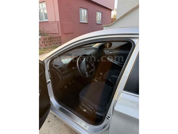 Sahibinden Hyundai Accent Blue 1.6 CRDI Prime 2013 Model 