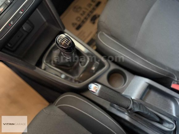 2021 RENAULT MEGANE SEDAN 1.3 TCe JOY MANUEL