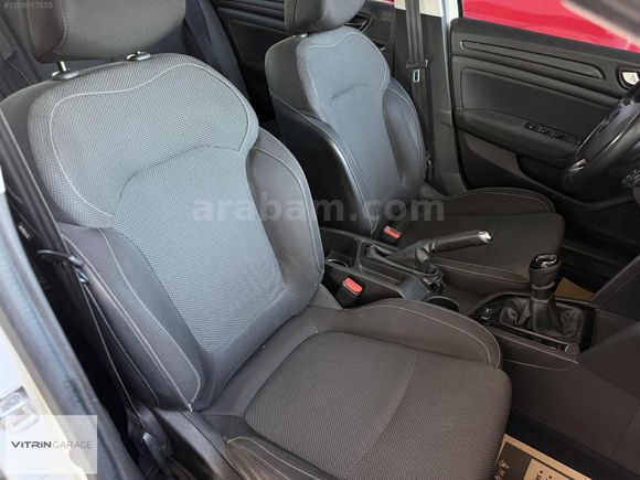 2021 RENAULT MEGANE SEDAN 1.3 TCe JOY MANUEL