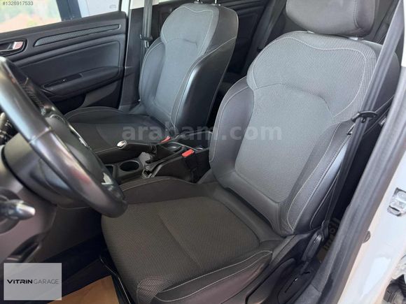 2021 RENAULT MEGANE SEDAN 1.3 TCe JOY MANUEL