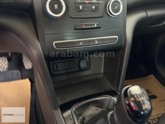 2021 RENAULT MEGANE SEDAN 1.3 TCe JOY MANUEL