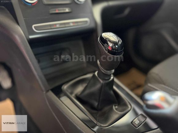2021 RENAULT MEGANE SEDAN 1.3 TCe JOY MANUEL