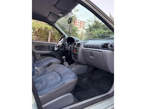 Sahibinden Renault Clio 1.4 Authentique 2002 Model 