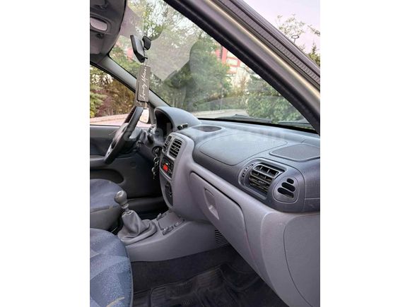 Sahibinden Renault Clio 1.4 Authentique 2002 Model 