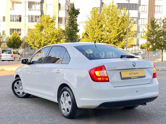 Sahibinden Skoda Rapid 1.2 Ambition 2015 Model 