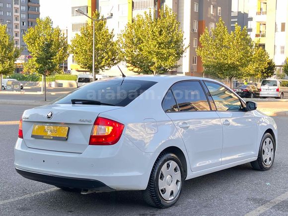 Sahibinden Skoda Rapid 1.2 Ambition 2015 Model 