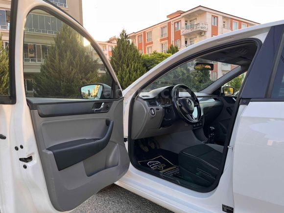 Sahibinden Skoda Rapid 1.2 Ambition 2015 Model 