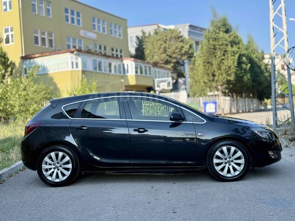 82.000 km’de Opel Astra 1.4 T Enjoy Plus 2012 Model 