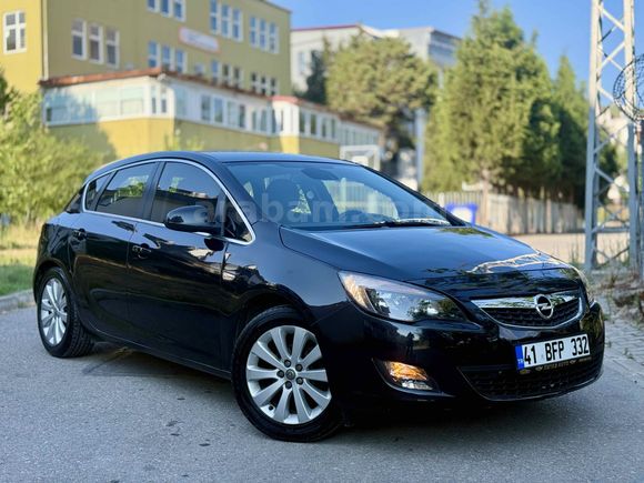 82.000 km’de Opel Astra 1.4 T Enjoy Plus 2012 Model 