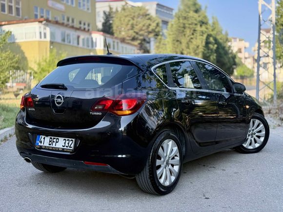 82.000 km’de Opel Astra 1.4 T Enjoy Plus 2012 Model 