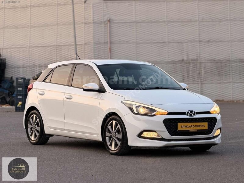 Galeriden Hyundai i20 1.4 MPI Style 2017 Model Mersin 143.000 km Beyaz