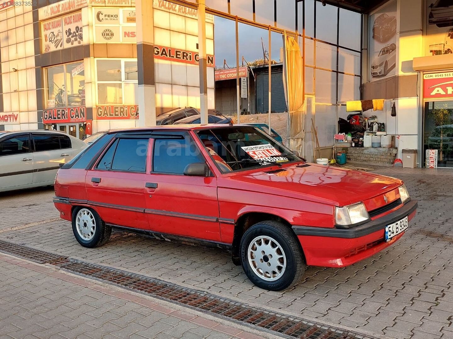 Galeriden Renault R 11 Rainbow 1994 Model Bursa 250.000 km Kırmızı 2
