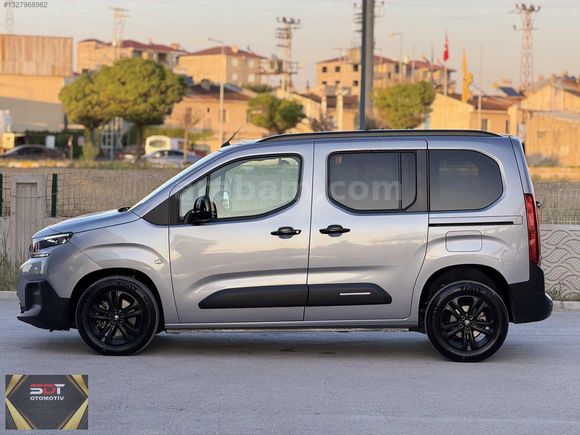 2025 MODEL 4 BİN KM'de HATASIZ BOYASIZ / /CAM TAVAN / / MAX /