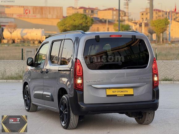 2025 MODEL 4 BİN KM'de HATASIZ BOYASIZ / /CAM TAVAN / / MAX /