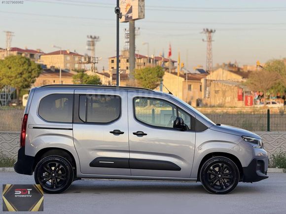 2025 MODEL 4 BİN KM'de HATASIZ BOYASIZ / /CAM TAVAN / / MAX /