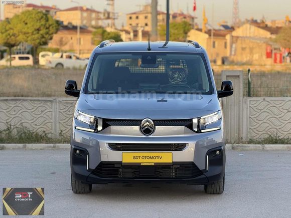 2025 MODEL 4 BİN KM'de HATASIZ BOYASIZ / /CAM TAVAN / / MAX /