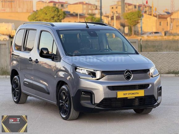 2025 MODEL 4 BİN KM'de HATASIZ BOYASIZ / /CAM TAVAN / / MAX /