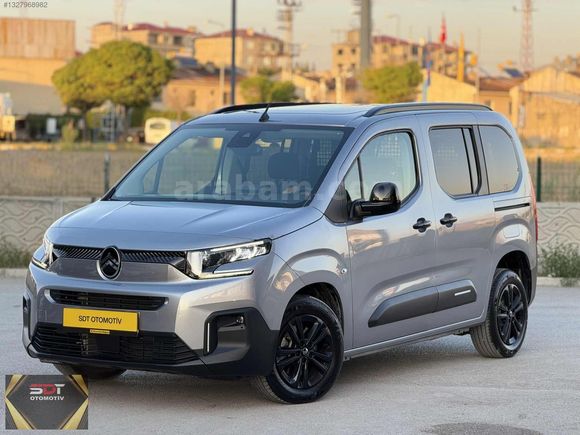 2025 MODEL 4 BİN KM'de HATASIZ BOYASIZ / /CAM TAVAN / / MAX /