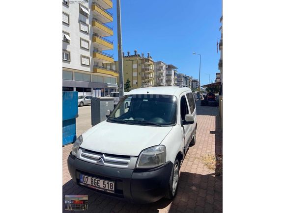 ES-CAR'DAN UYGUN RAKAM BERLİNGO ÇİFT SÜRGÜ KLİMALI