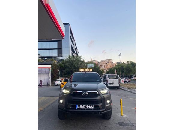 Hilux 2.4 4x4 Invincible 2023 Model 63 binde
