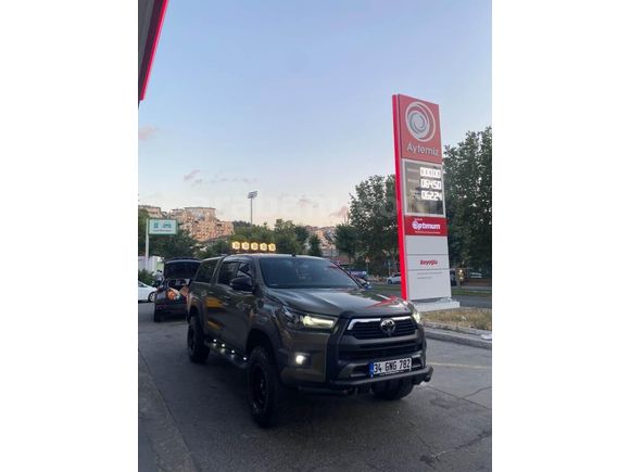 Hilux 2.4 4x4 Invincible 2023 Model 63 binde