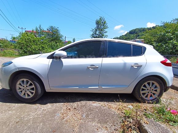 Sahibinden Renault Megane 1.5 dCi Privilege 2012 Model