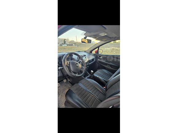 Ögretmenden Renault Clio 0.9 TCe Joy 2019 Model