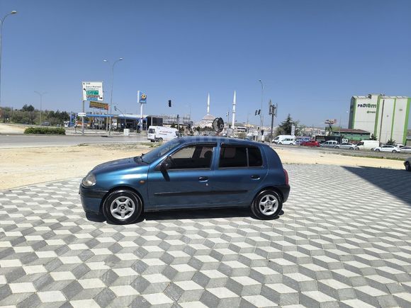 Sahibinden Renault Clio 1.4 RTA 1999 Model