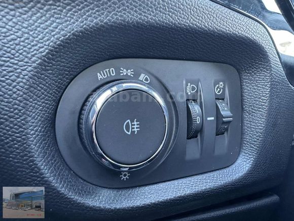 OPAL-200.000 TL %0FAİZ-2020 OPEL CORSA 1.2T EDİTİON