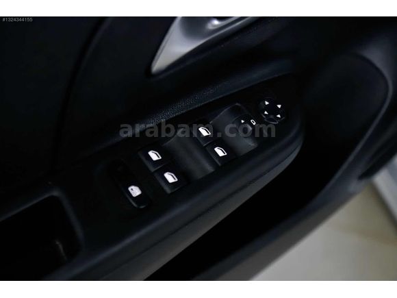 0,79 KREDİ 2023 MODEL OPEL CORSA OTOMATİK