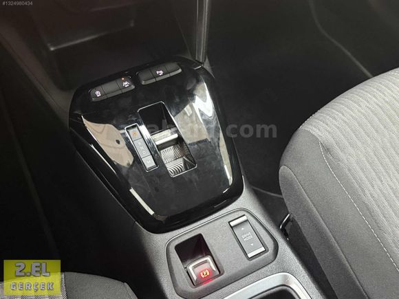 Gerçek Oto'dan 2023 Corsa 1.2 T Edition 6.050 Km
