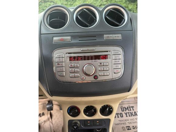 2010 FORD CONNECT GLX / İÇ BEJ -FIRSAT ARACI-