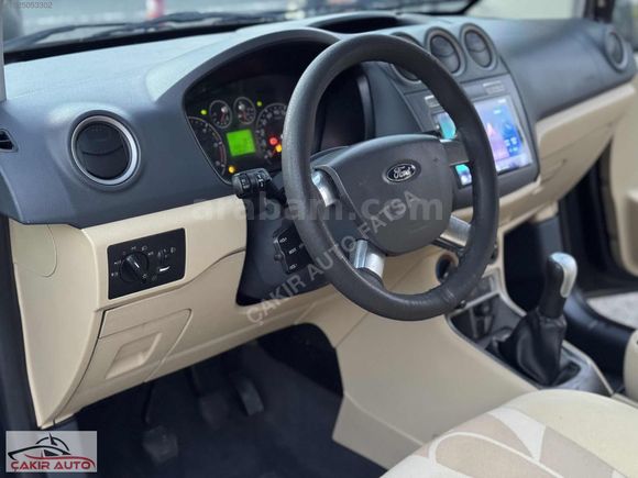 2011 MODEL FORD CONNECT TR'DE TEK 152 BİN KM 110 LUK GLX HATASIZ