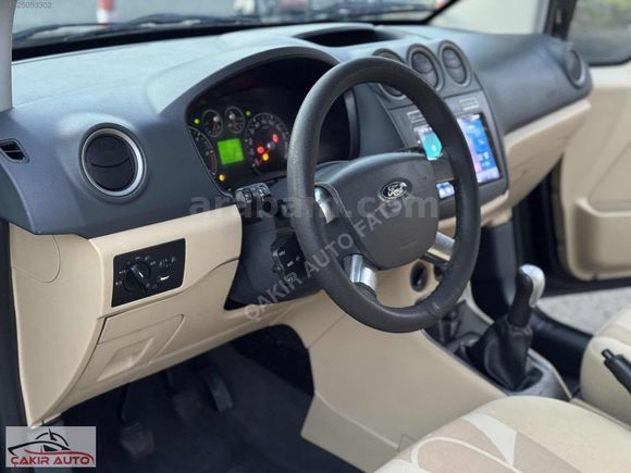 2011 MODEL FORD CONNECT TR'DE TEK 152 BİN KM 110 LUK GLX HATASIZ