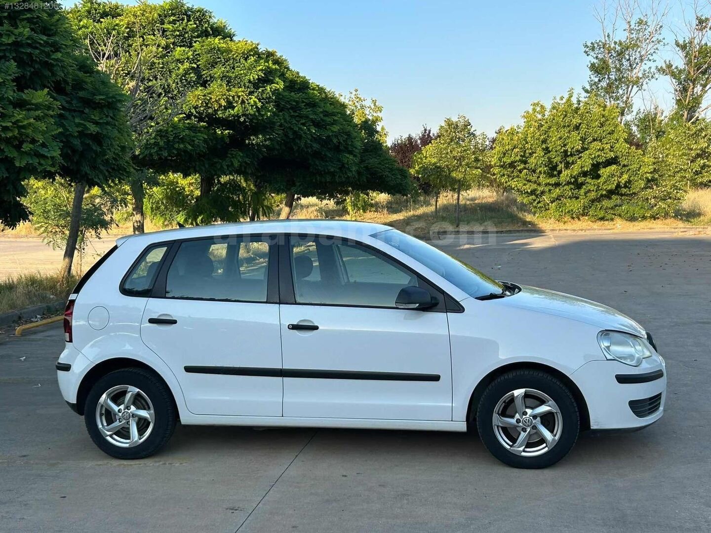 Galeriden Volkswagen Polo 1.4 Trendline 2005 Model Tekirdağ 76.000 km Beyaz 4