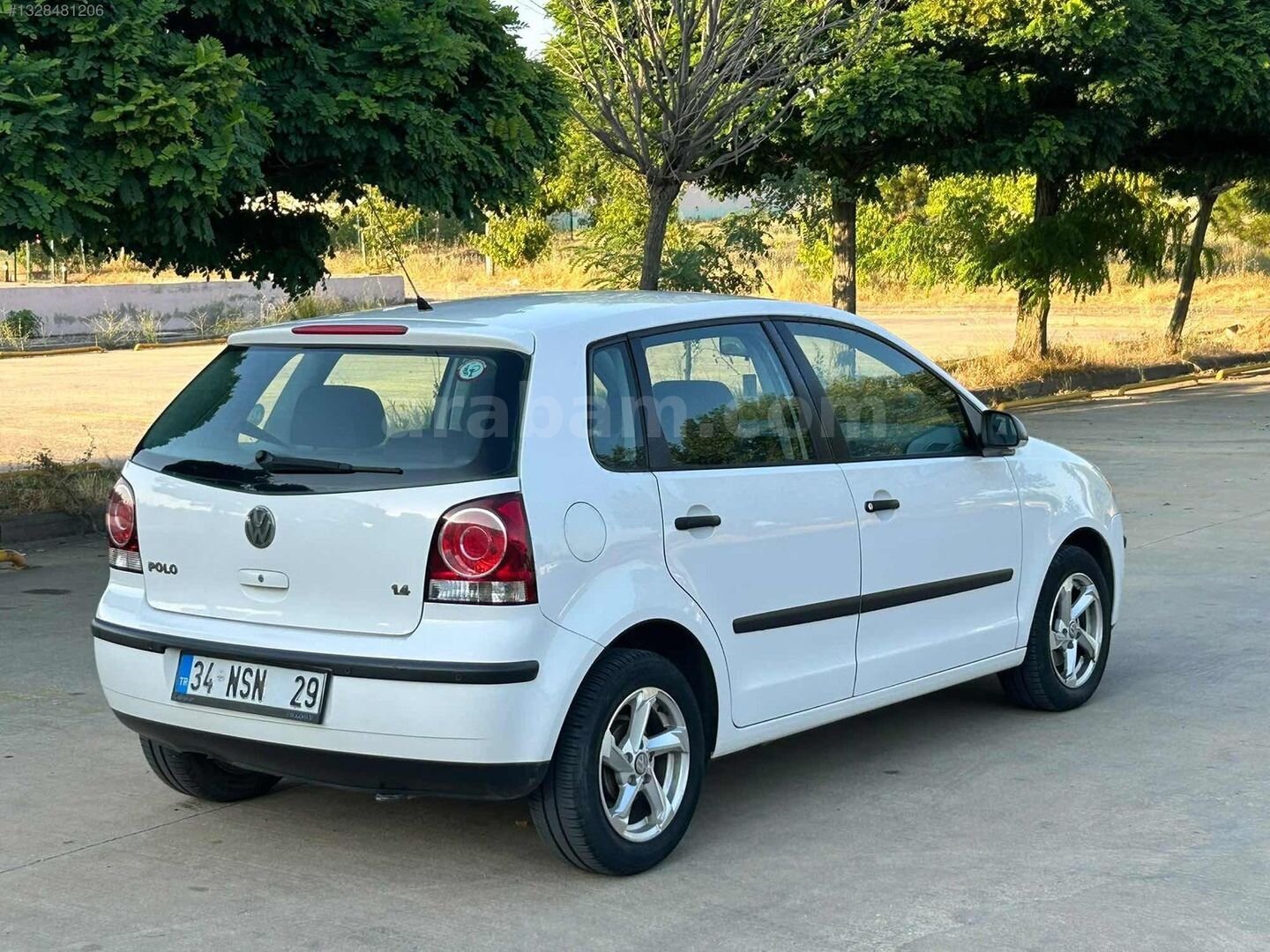 Galeriden Volkswagen Polo 1.4 Trendline 2005 Model Tekirdağ 76.000 km Beyaz 6