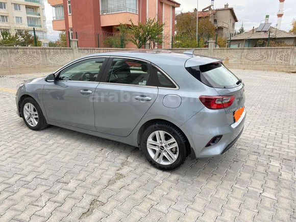 Sahibinden Kia Ceed 1.6 CRDi Elegance 2020 Model 