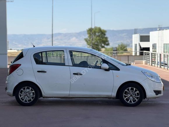 SEM OTOMOTİV'DEN DEĞİŞENSİZ OPEL CORSA!!!